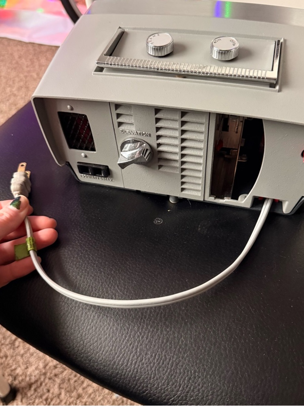 Vintage Technicolor Deluxe 580 Super 8 Projector for Home Film Viewing - Picture 13 of 16